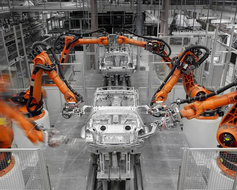 KUKA, Akıllı Robot Teknolojileriyle Otomasyonda Yeni Dönemi Şekillendiriyor